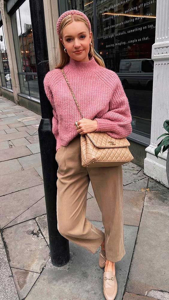 Pink Knit and Khaki Pairing 